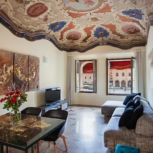  Apartment Urbanicooh Paracelso - Piazza Maggiore View Italy