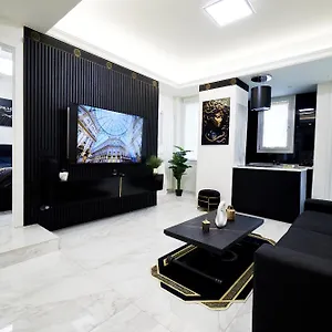 Italian Fashion - Luxurious Marble City Center , Milano Italia